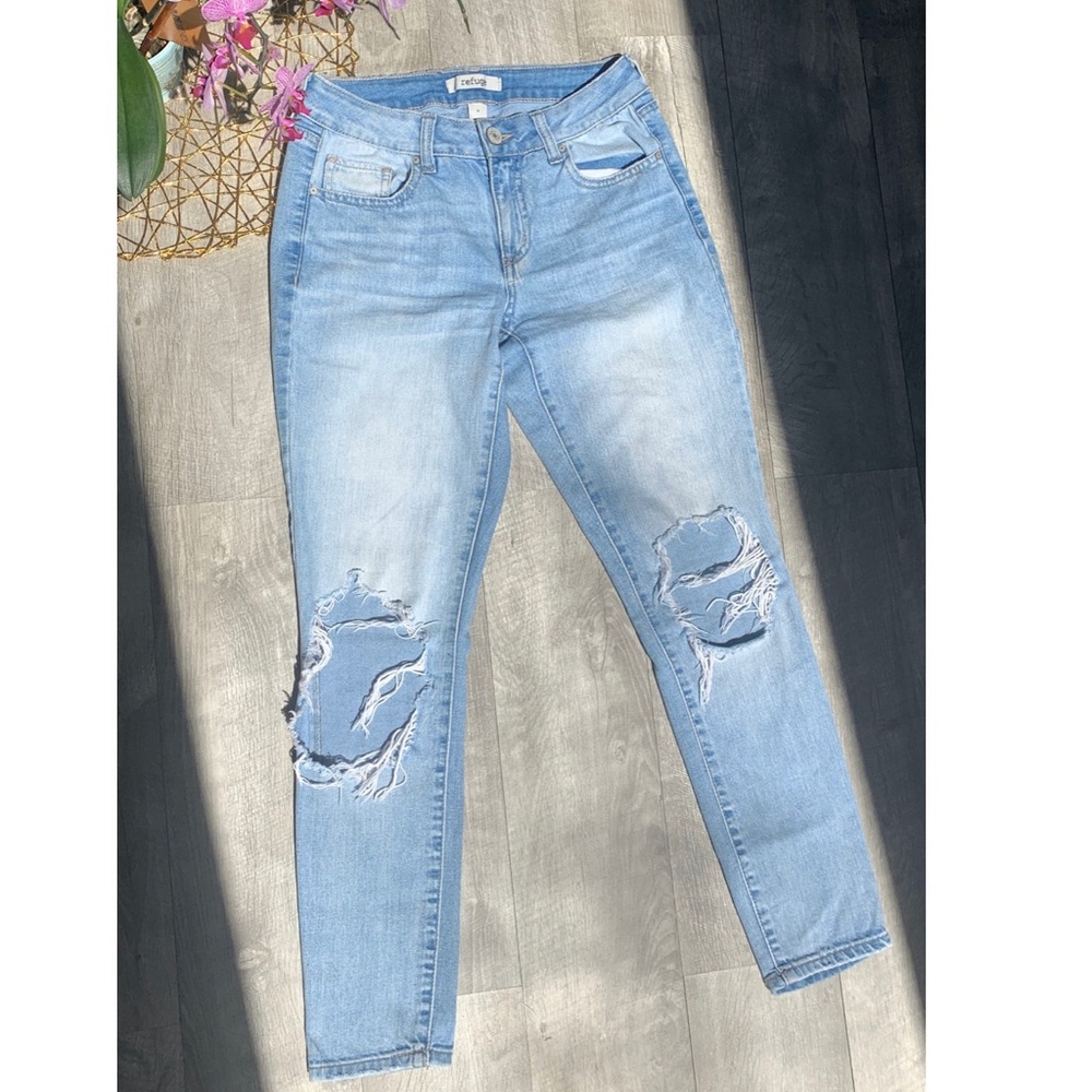 Ripped Light wash  skinny jeans
